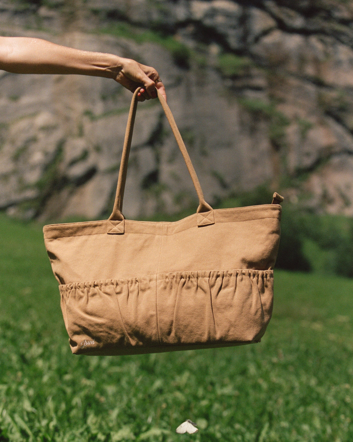 The Daily Tote | Tan