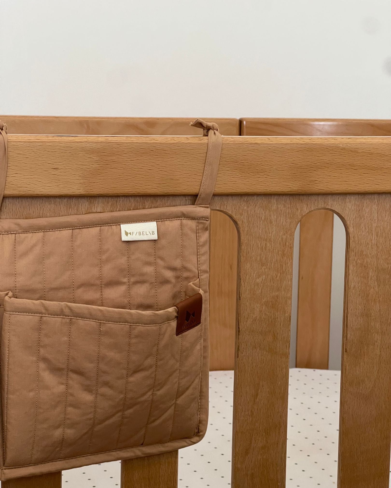 Crib Pocket | Caramel