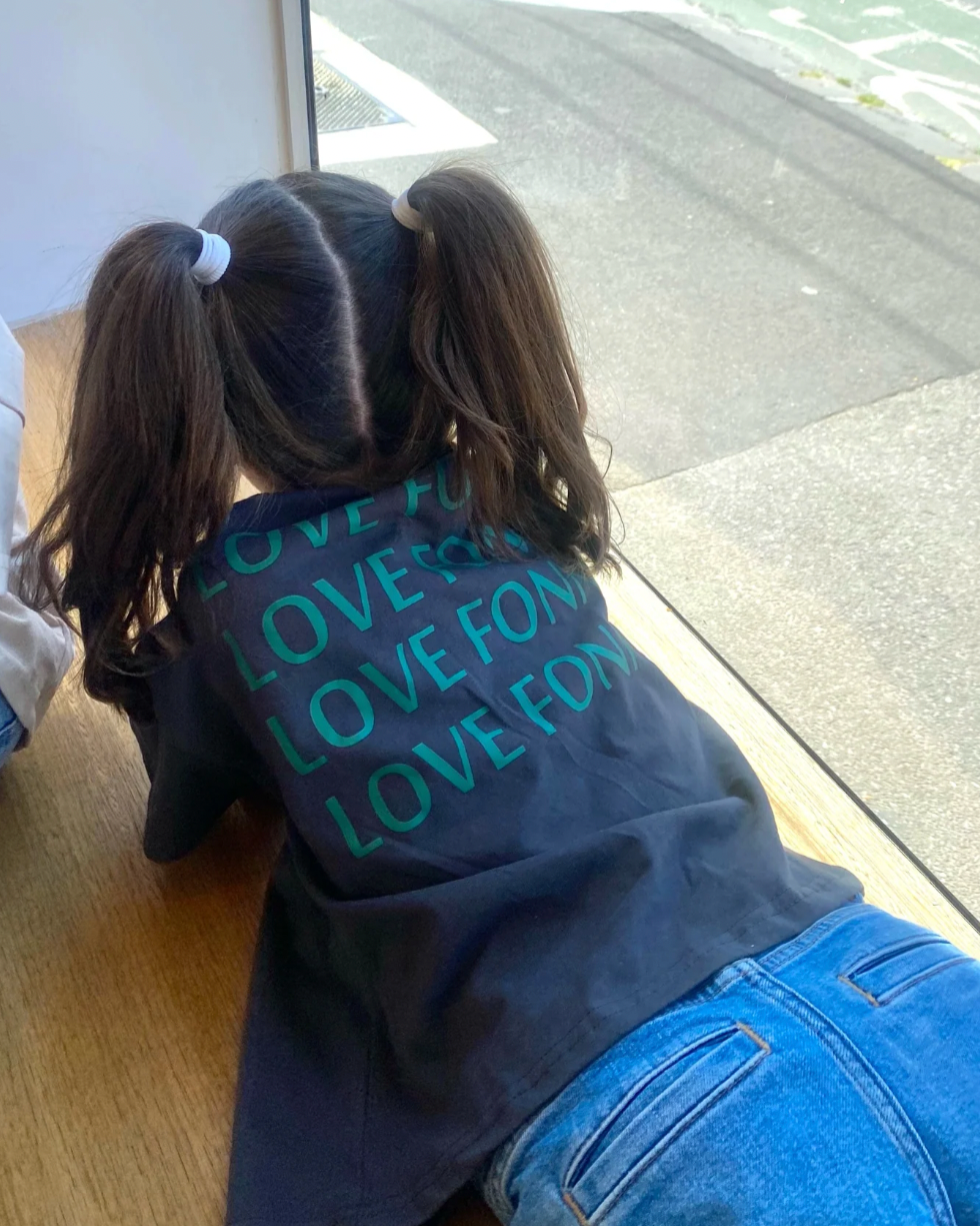 Love Fonny Tee | Charcoal