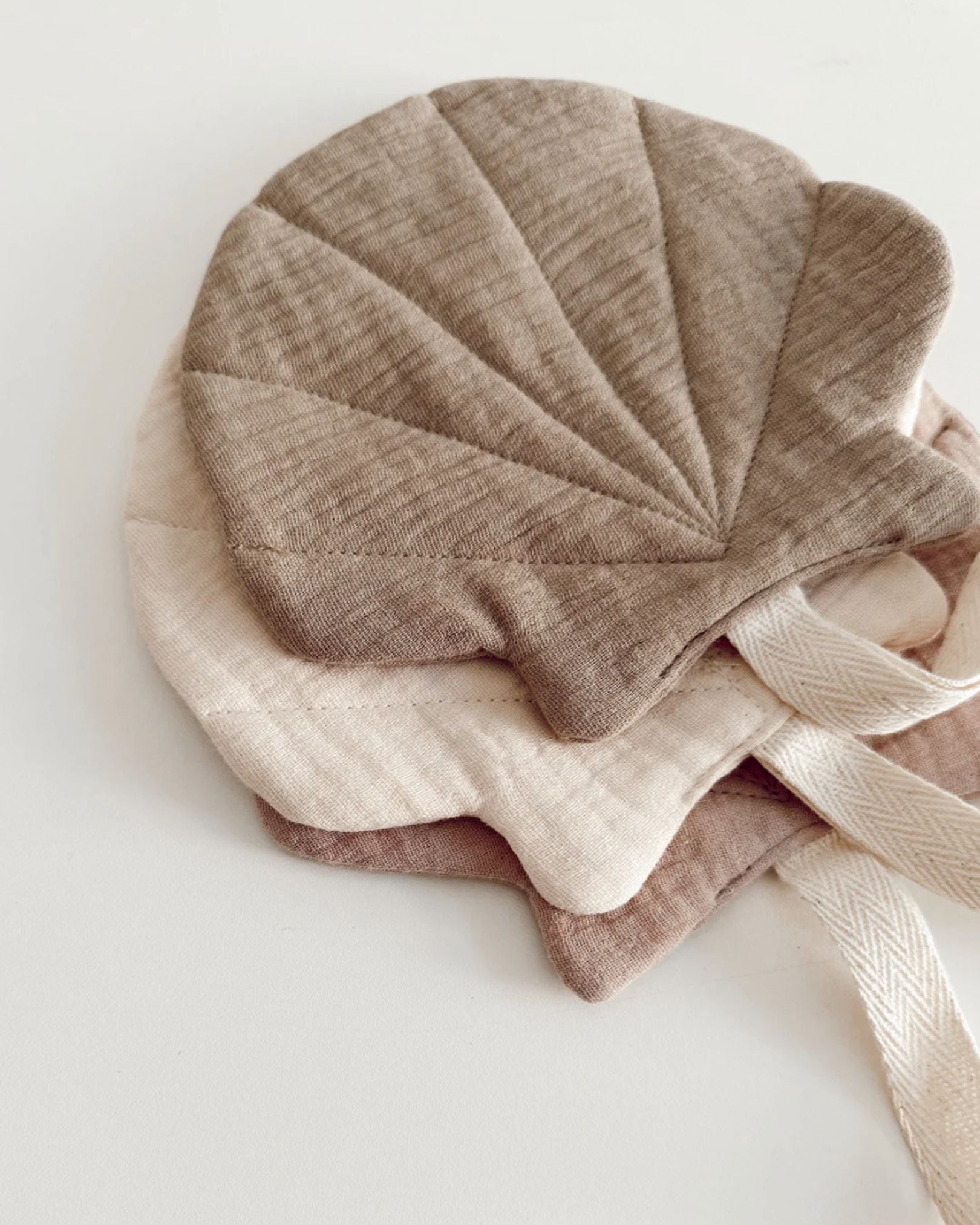Shell Pacifier Holder | Blush