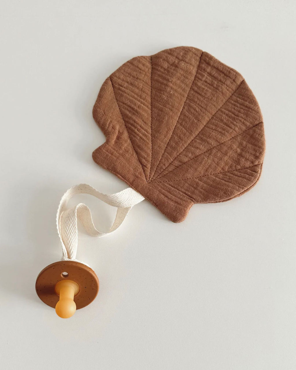 Shell Pacifier Holder | Terracotta