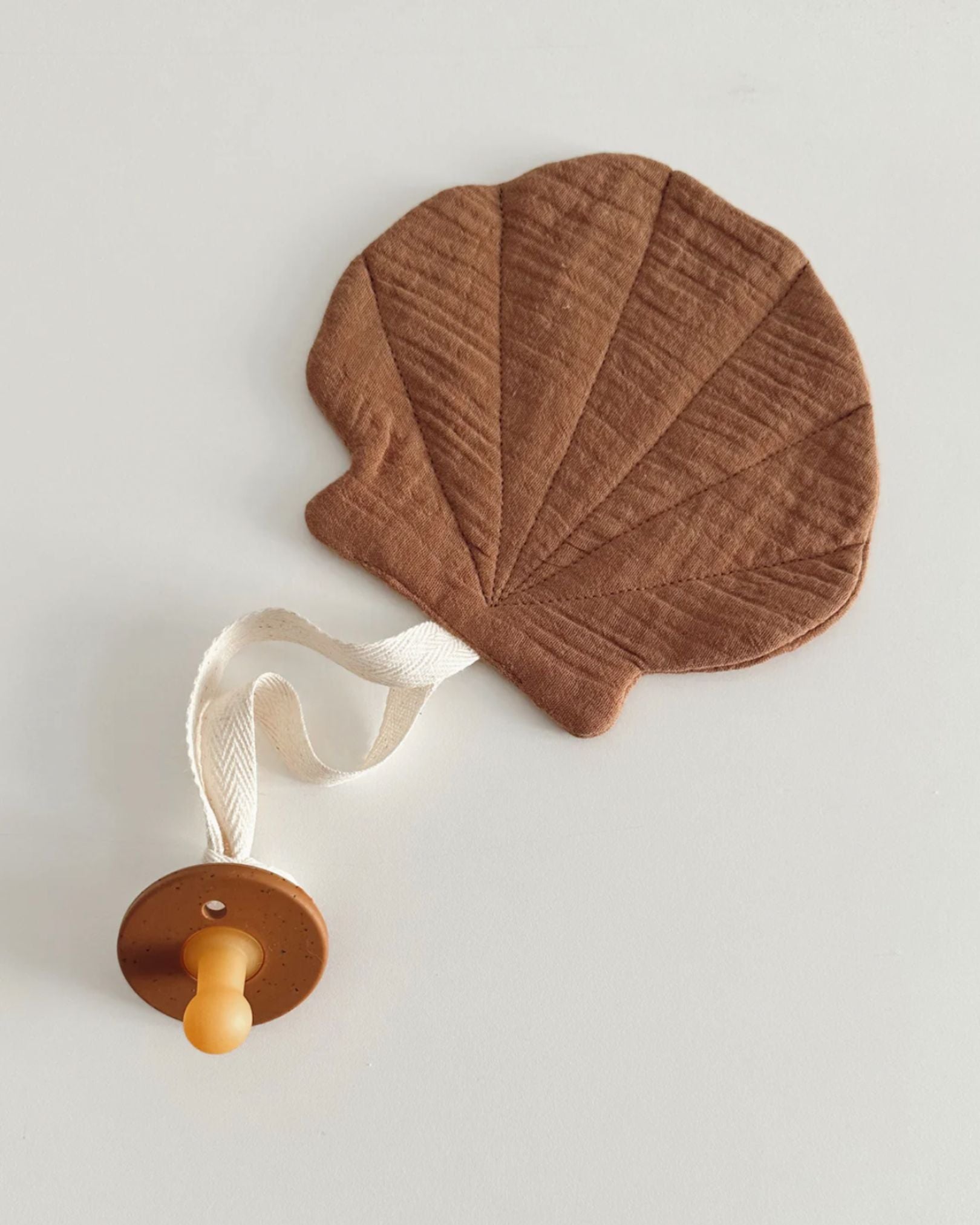 Shell Pacifier Holder | Terracotta